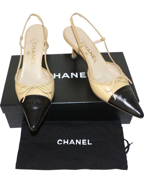 escarpins chanel beige et noir|Escarpins Slingback 37 Chanel Cuir Beige et Noir.